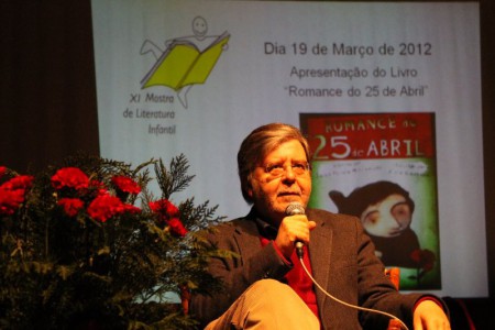 Escritor João Pedro Mésseder - Apresentação do Livro "Romance do 25 Abril"